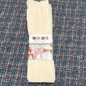 New Muk Luks Women's Cream Over the Knee Socks size 6-11